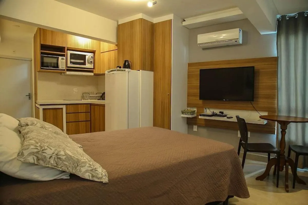 Apartamento Para Casais, Predio Beira Mar, Em Frente A Roda Gigante Balneário Camboriú